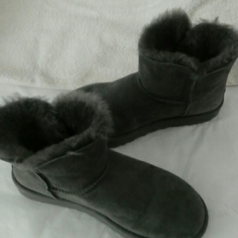 UGG mini button  booties  excellent  condition  9